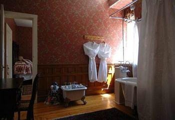 Queen Anne Bed & Breakfast 4*
