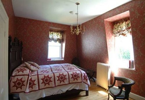 Queen Anne 4*
