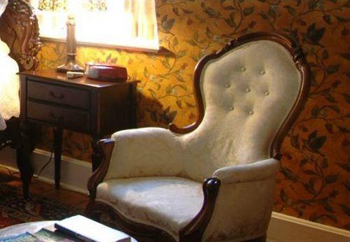 Queen Anne Bed & Breakfast 4*